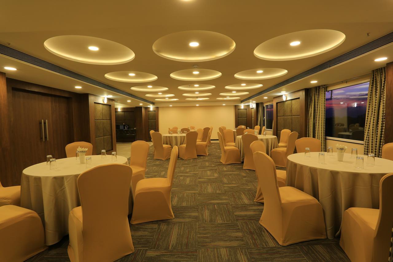 Nandan Kanan Hotel & Resort Sipra Exterior foto